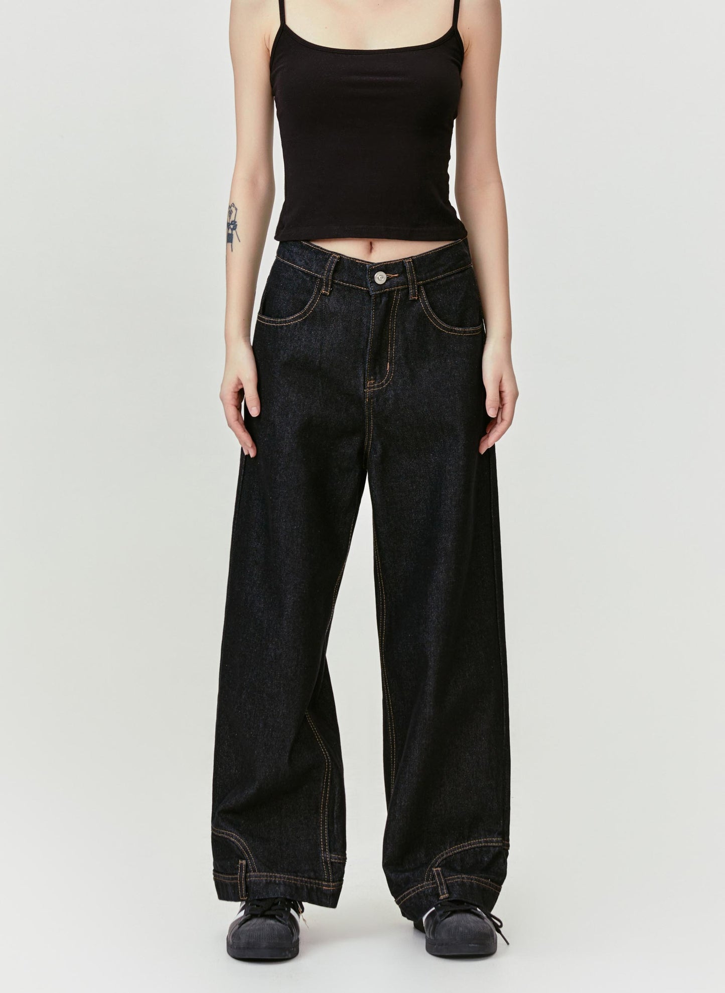 INVERTED TRIANGLE JEANS PANTS