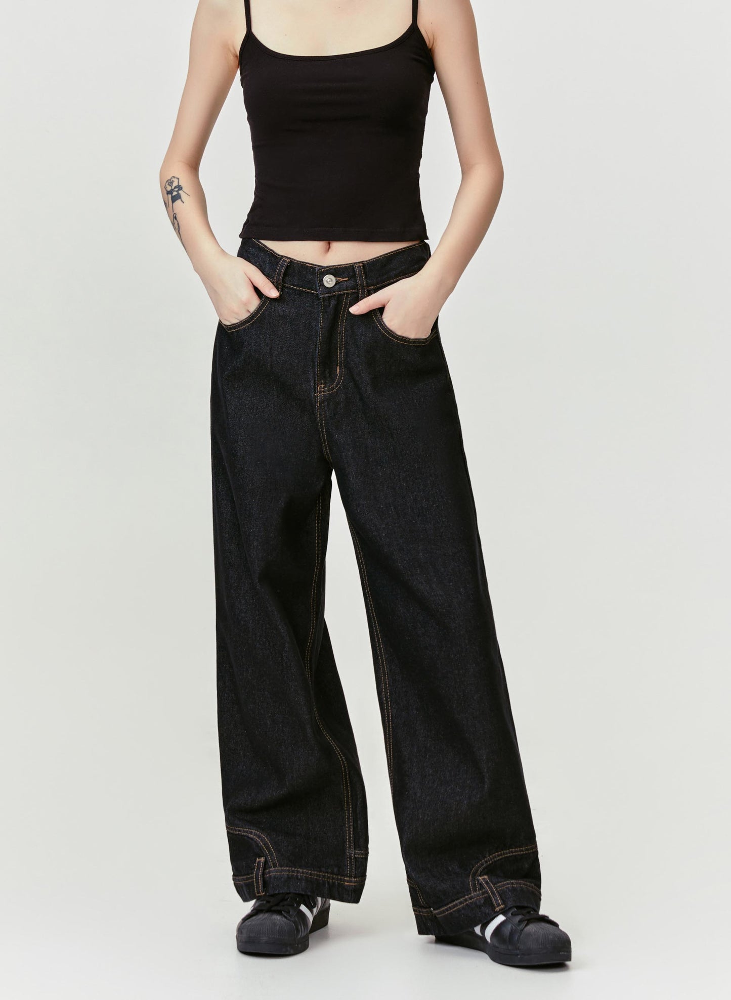 INVERTED TRIANGLE JEANS PANTS